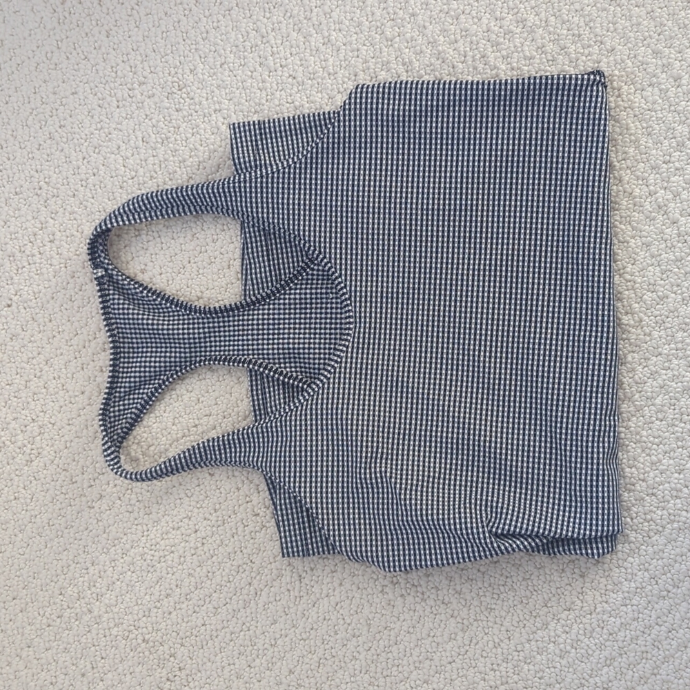Lululemon tank top size 6, medium, blue and white